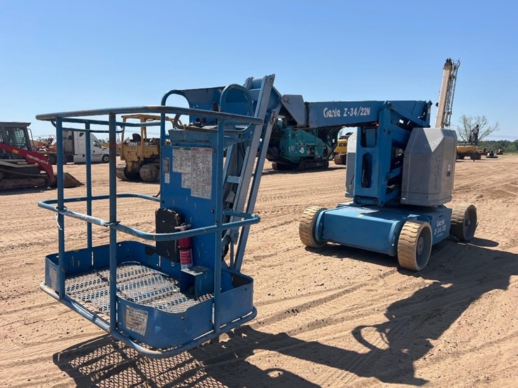 2005-genie-z-34/22-electric-telescopic-manlift-image-4