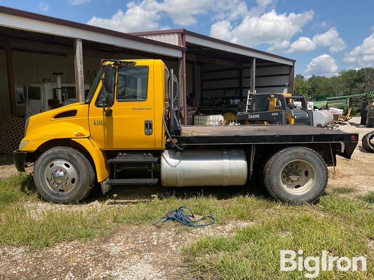 2005-international-durastar-4300-image-8