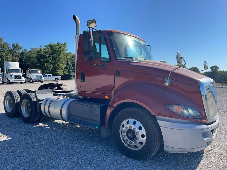 2015-navistar-prostar-day-cab---automatic-transmission-image-46