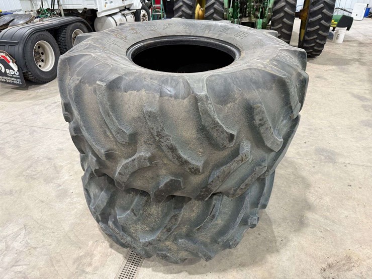 2010-john-deere-2010-image-1