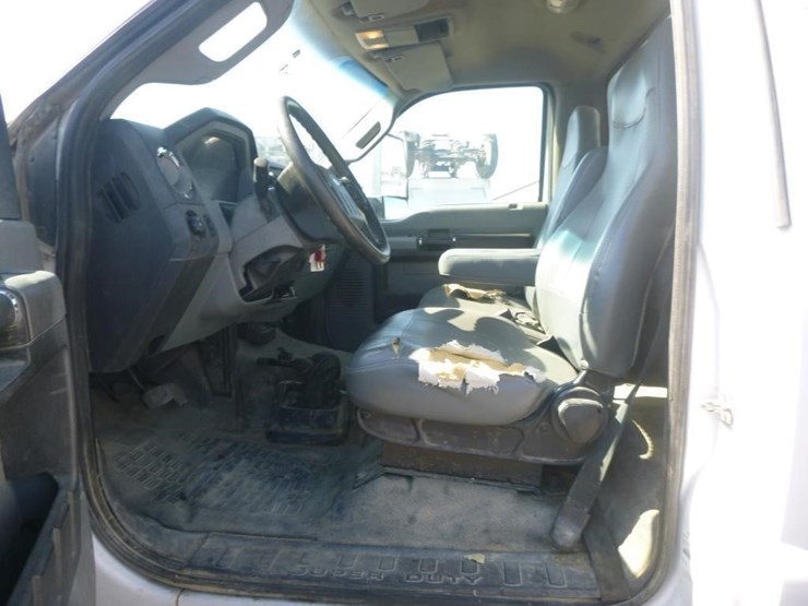 2017-ford-f650-image-11