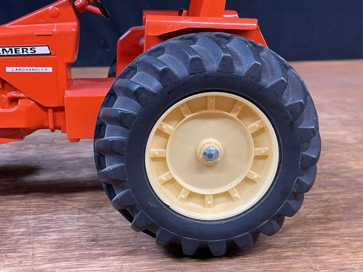 1/16-ac-190xt-landhandler-ertl-image-10