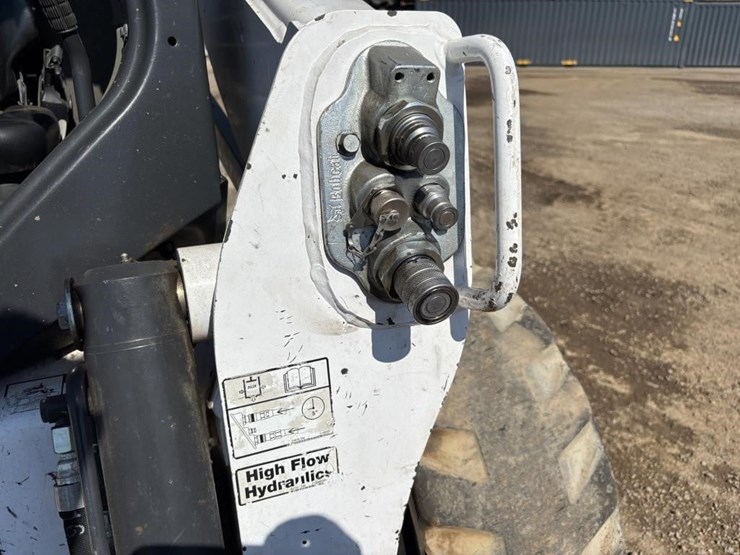 2021-bobcat-s740-image-12