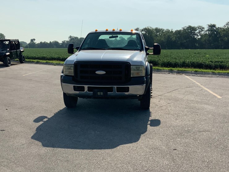 2005-ford-f450-xl-image-10