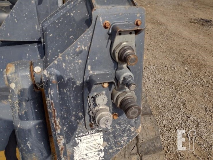 2022-deere-317g-image-15