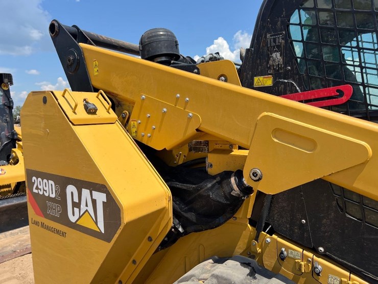 2019-caterpillar-299d2-xhp-image-24