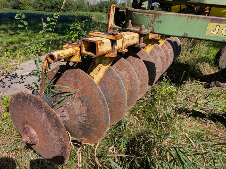 john-deere-220-image-12