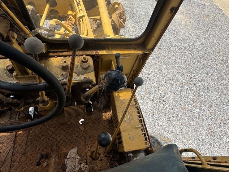 caterpillar-120-image-35