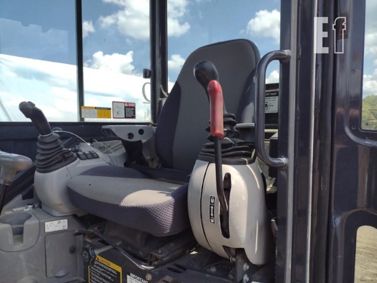 2017-deere-60g-image-13