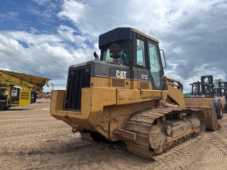 2002-caterpillar-973c-image-6