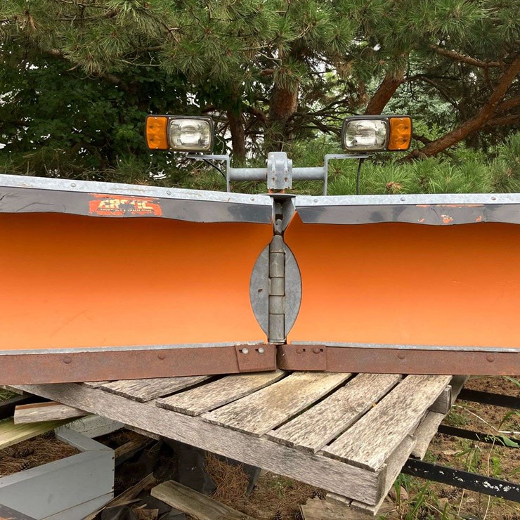 Arctic 8’ V Plow.