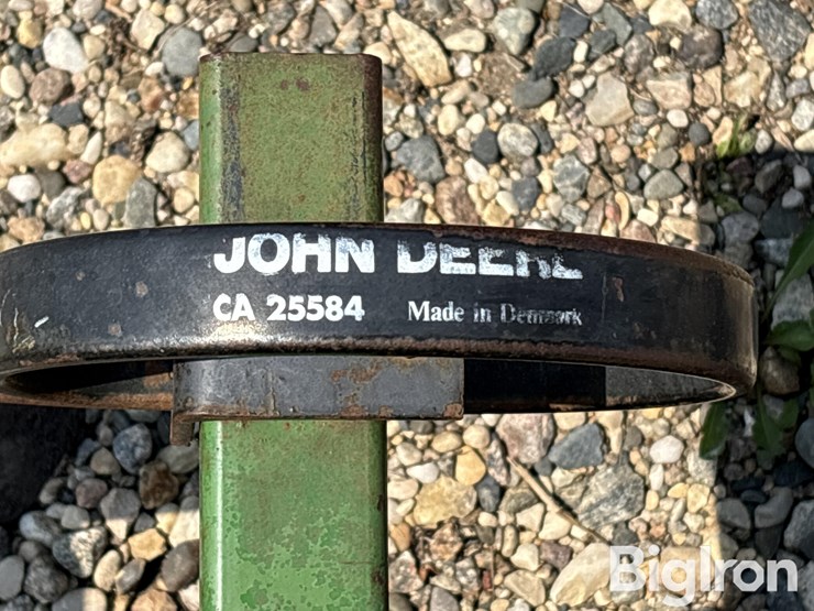 john-deere-845-image-18
