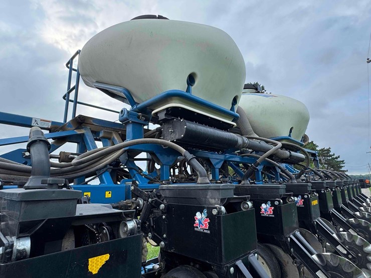 2014-kinze-3600-image-22