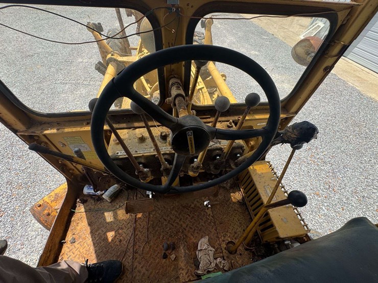caterpillar-120-image-32