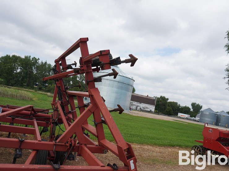 case-ih-4800-image-19