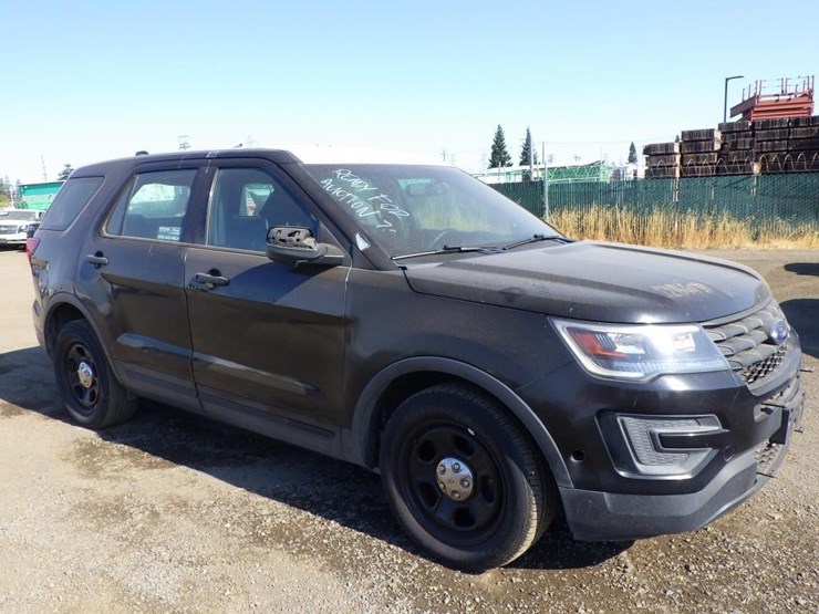 2018-ford-explorer-image-2