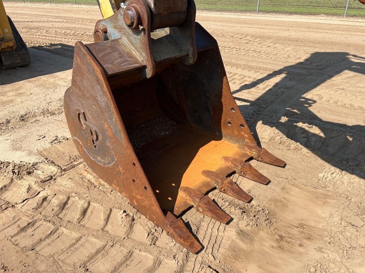 2018-deere-160g-lc-image-21