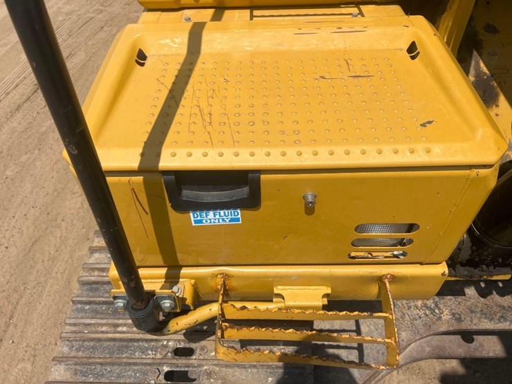 2015-caterpillar-323fl-image-15