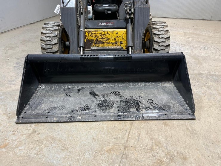 new-holland-ls180-image-9