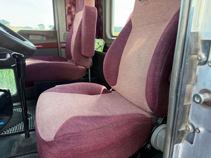 2007-kenworth-t800-image-23