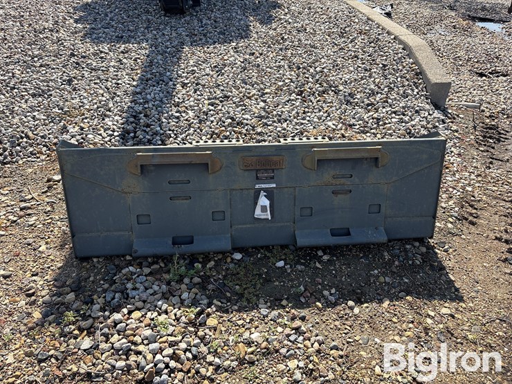 bobcat-74”-heavy-duty-skid-steer-bucket-image-6