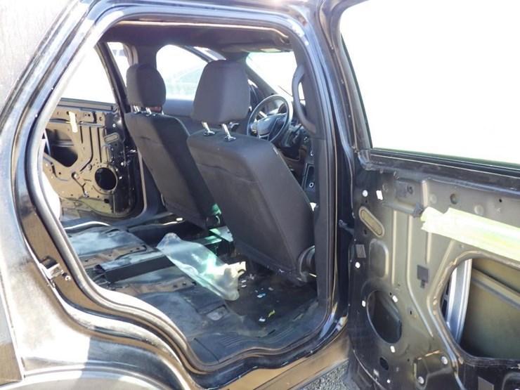 2017-ford-explorer-image-8