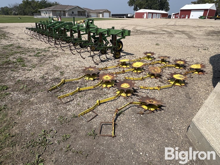 john-deere-845-image-5