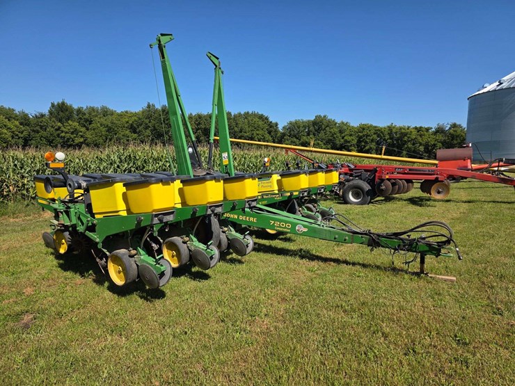 john-deere-7200-image-5