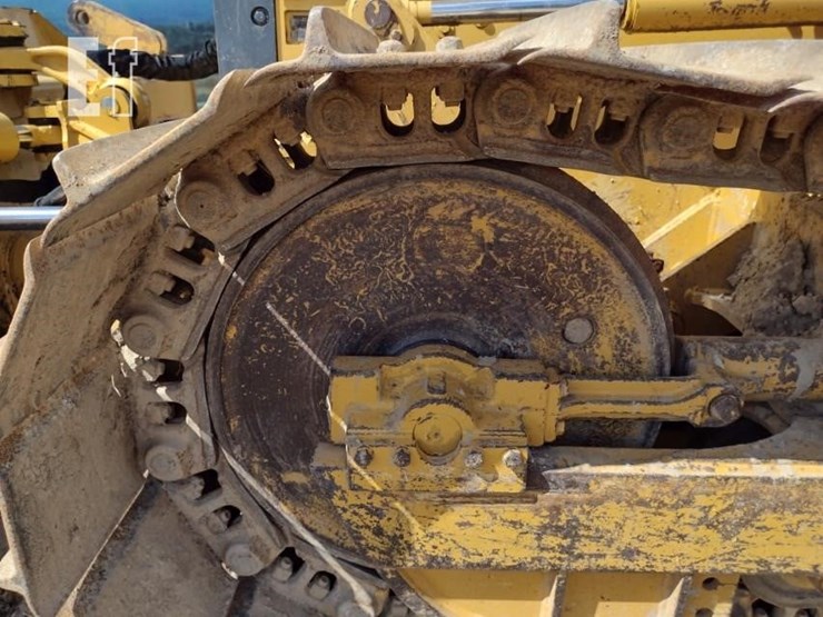 2004-deere-650h-image-23