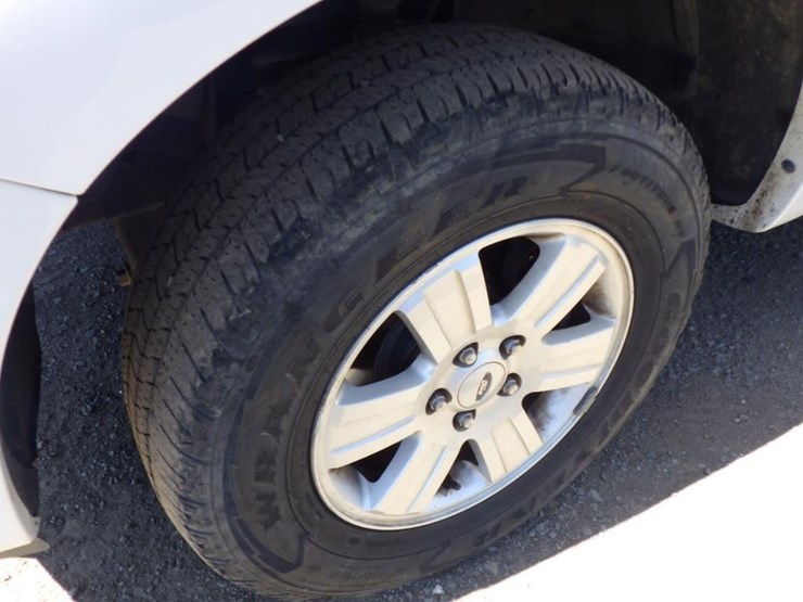 2009-ford-explorer-image-13