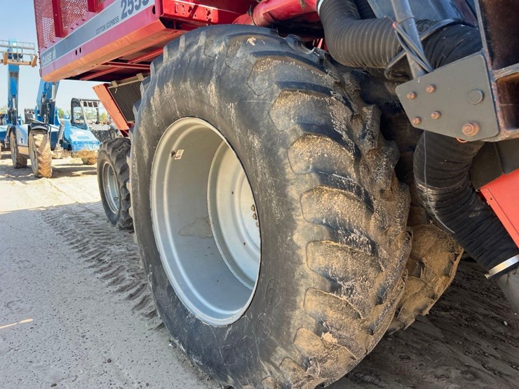 case-ih-2555-image-24