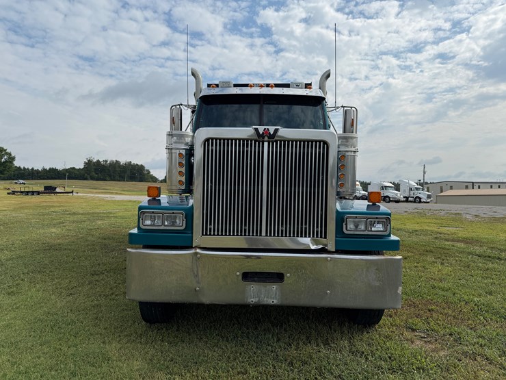 western-star-4900-image-3