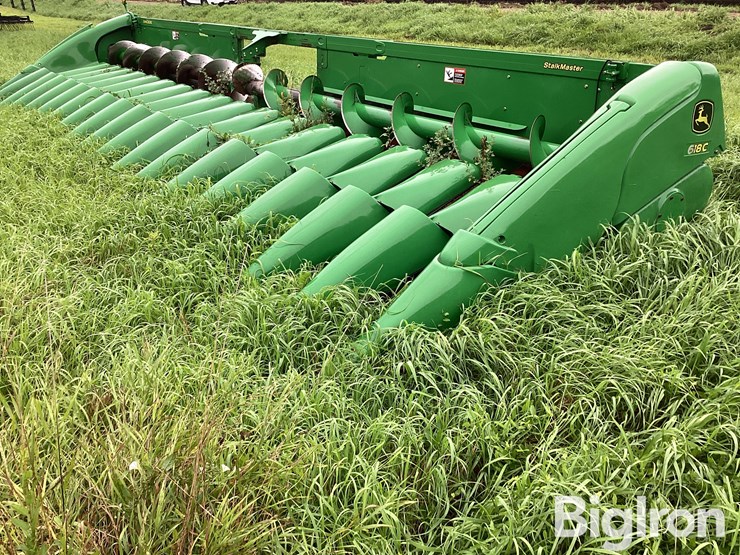 john-deere-618c-image-1