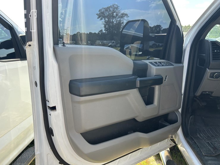2020-ford-f250-image-13