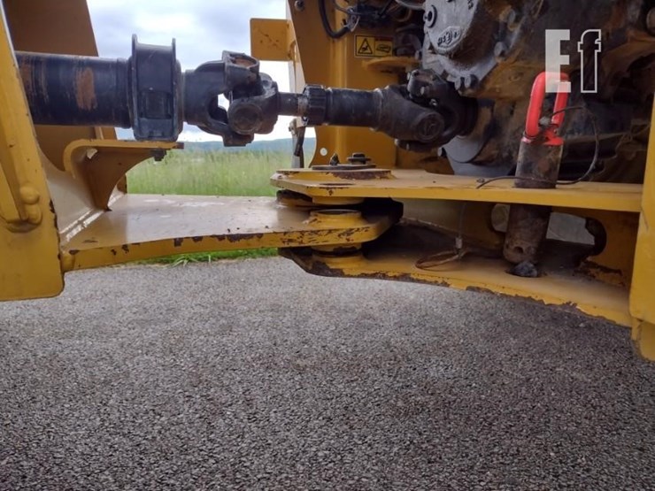 2018-caterpillar-910m-image-26