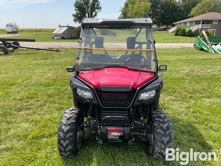 2017-pioneer-4x4-image-2