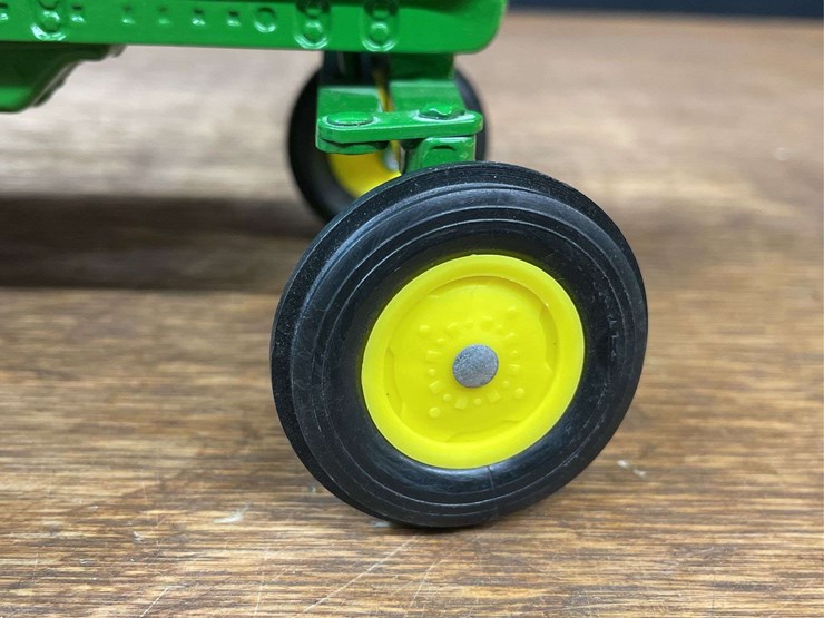 1/16-john-deere-3020-ertl-image-18