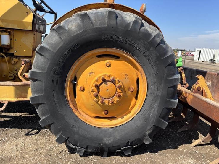 massey-ferguson-mf34a-image-28