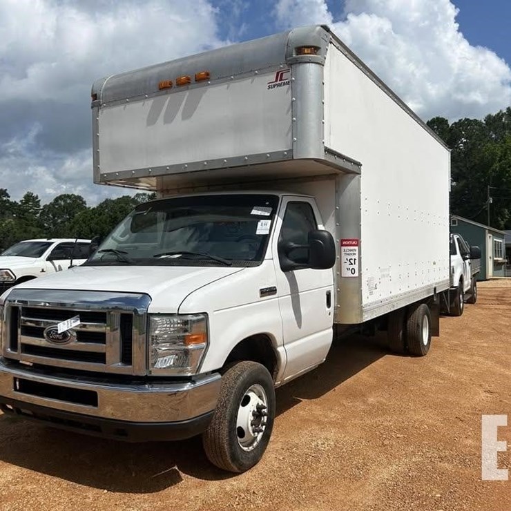 2012 FORD E450