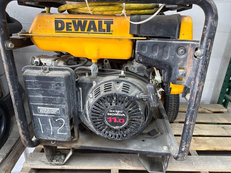 dewalt-dg6000-portable-generator,-6000-watt-support-equipment-image-2