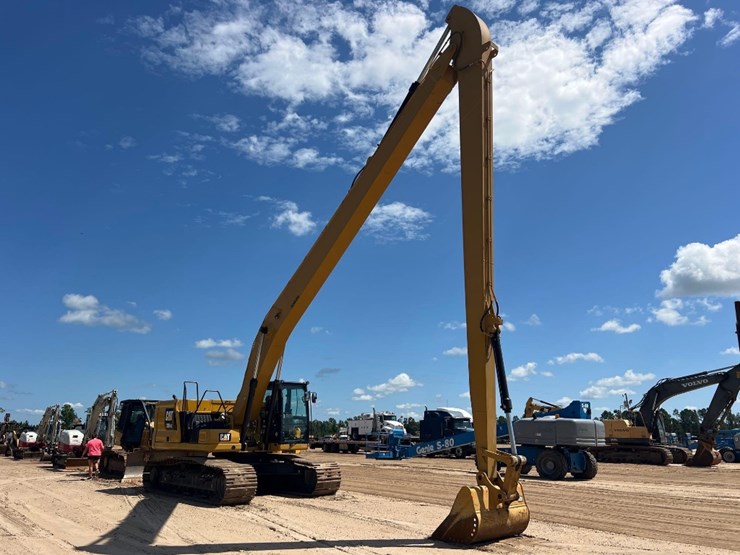 2019-caterpillar-330gc-image-6