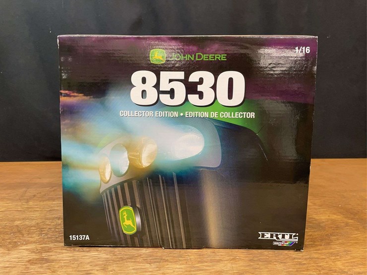1/16-john-deere-8530-collector-nib-ertl-image-5