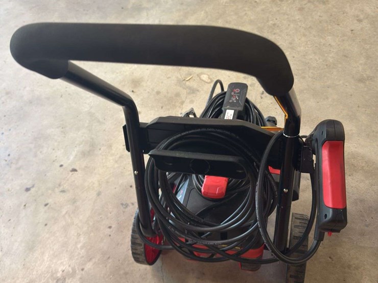 clean-machine-pressure-washer-image-7