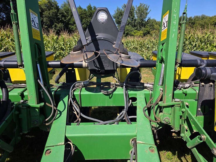 john-deere-7200-image-20