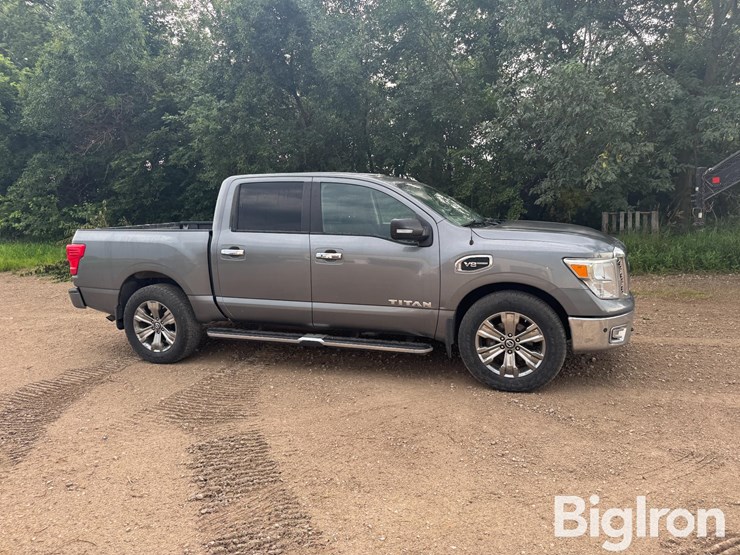 2017-nissan-titan-image-4