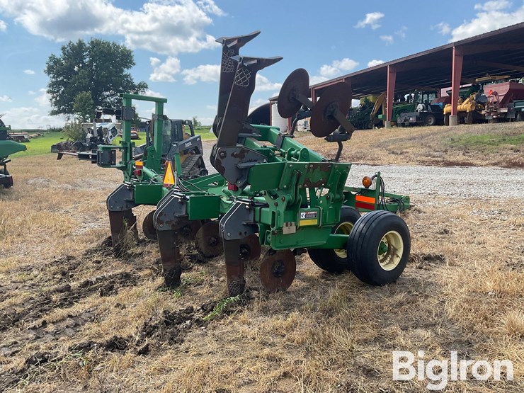 john-deere-2100-image-5