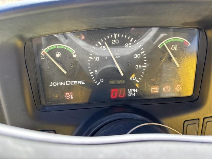 john-deere-gator-image-16