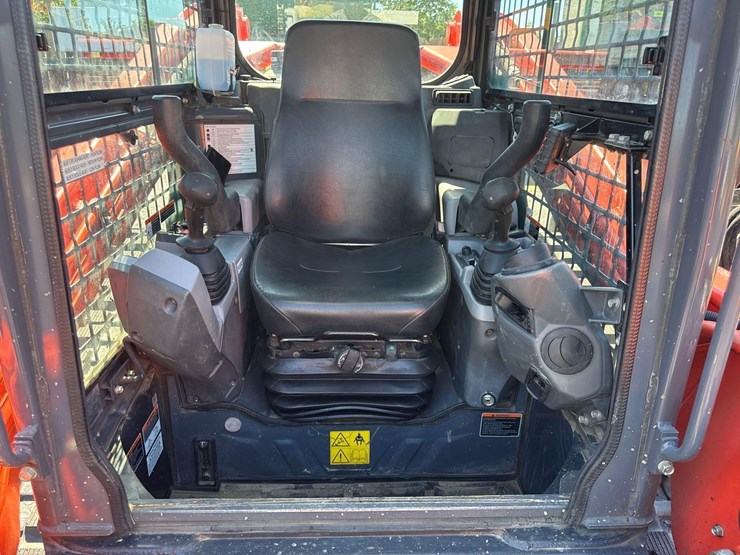 2021-kubota-svl97-2-image-11