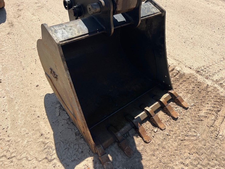 2016-takeuchi-tb290-image-10
