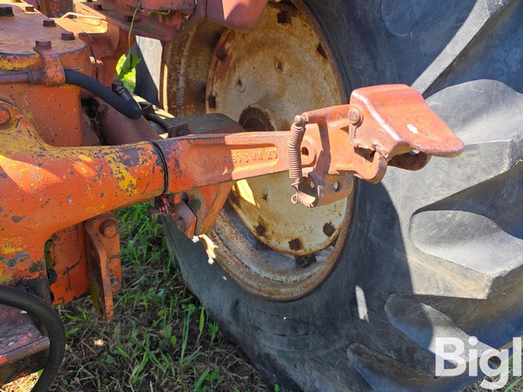1962-allis-chalmers-d19-image-11